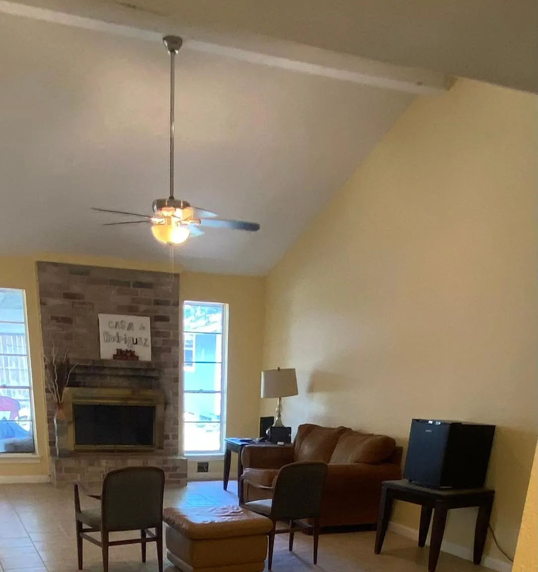 18726 Wood Glen Ln — Photo 3