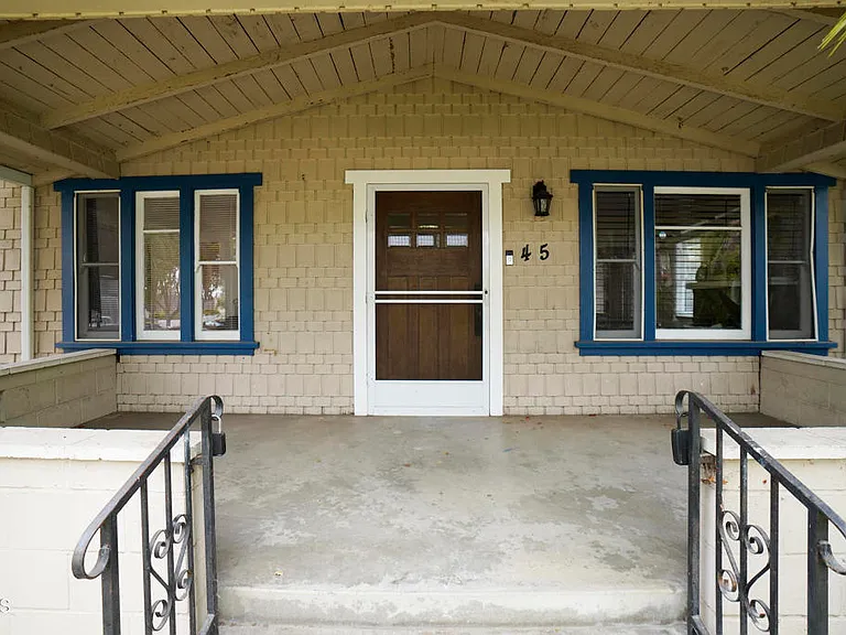 45 N Meridith Ave — Photo 2