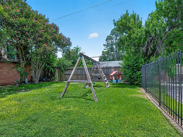 1220 Shadowdale Dr #6 — Photo 28