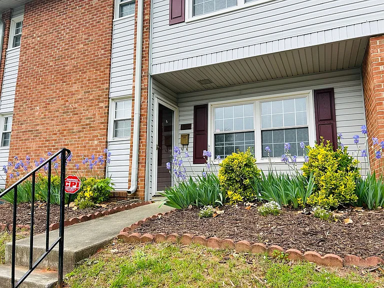 4725 Tower Rd — Photo 24