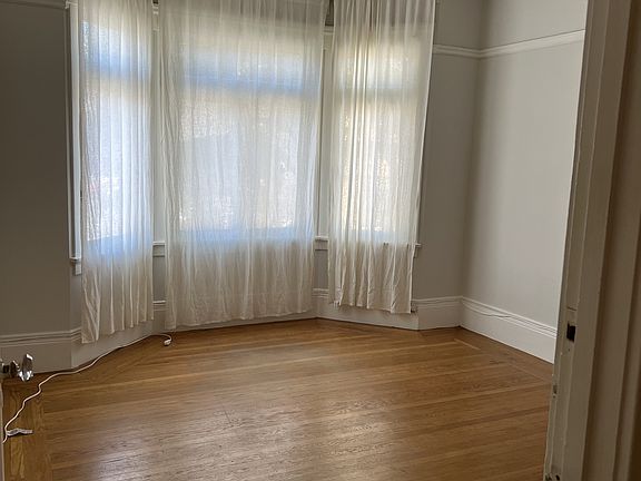 4th image of 2233-2235 Lombard St