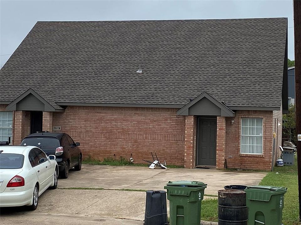 1st image of 314 Queens Ct N