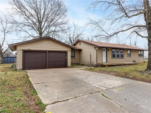 111 Northpark Blvd, Coffeyville, KS 67337