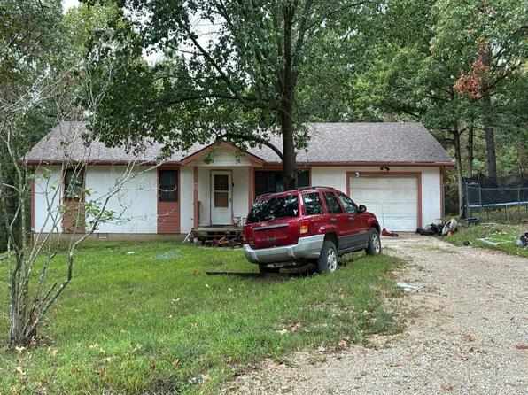 135 Porcupine Ln, Linn Creek, MO 65052