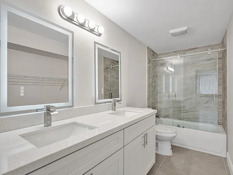 4222 Inverrary Blvd — Photo 30