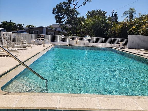 2nd image of 4906 Victoria Dr APT 404