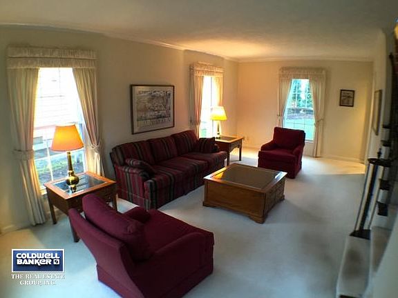 LR view from the foyer