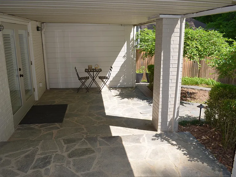 3825 Peachtree Dunwoody Rd NE — Photo 44