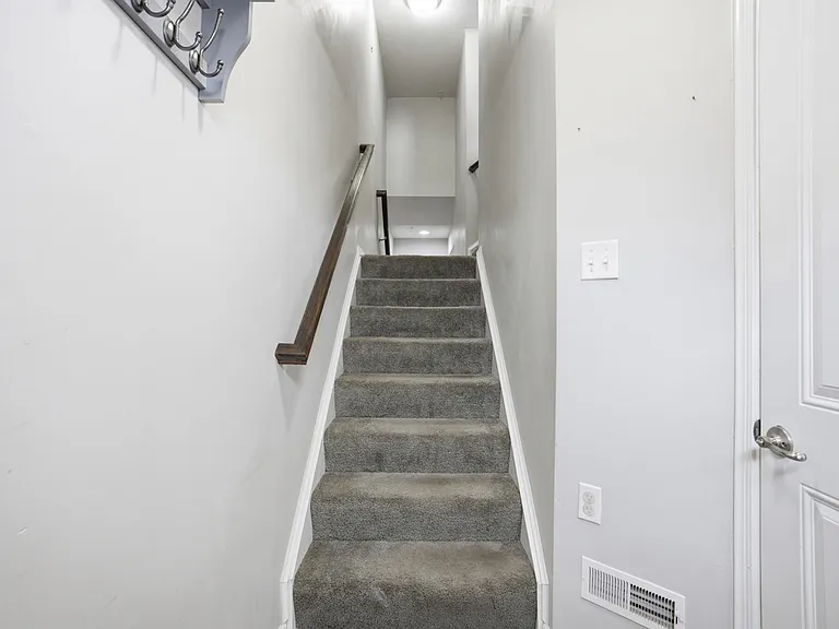 404 Aprilmae Way — Photo 4