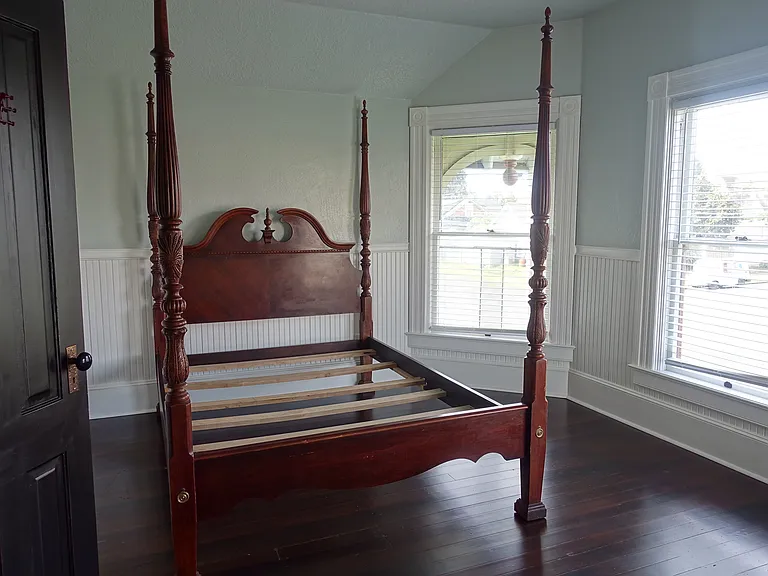 990 SE Shelton St #B-2 — Photo 13
