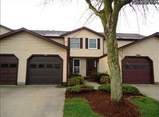 652 Topaz Ln, Brunswick, OH