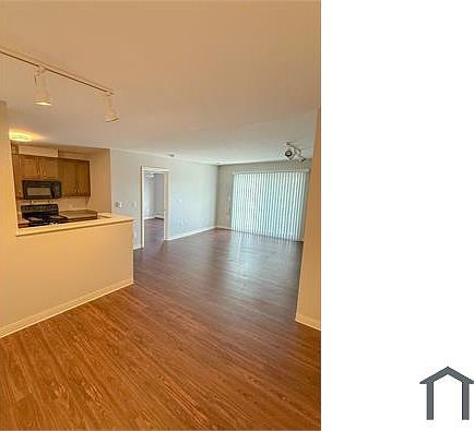 1st image of 3 Kensington Ln #210