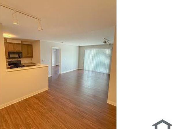 3 Kensington Ln #302