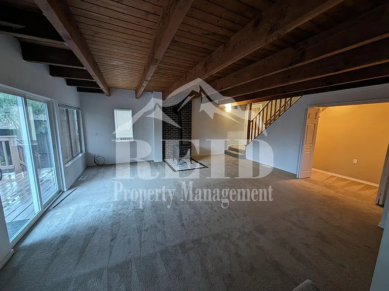 671 Creekside Dr — Photo 6