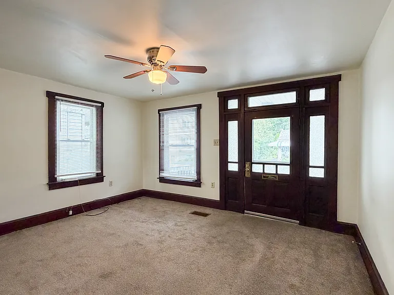337 Duke St — Photo 2