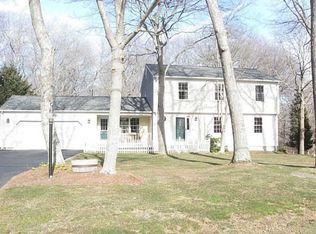 37 Candy Apple Ln, Saunderstown, RI 02874