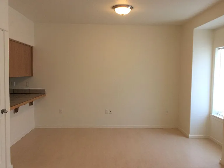 2210 Jakob Ave — Photo 2