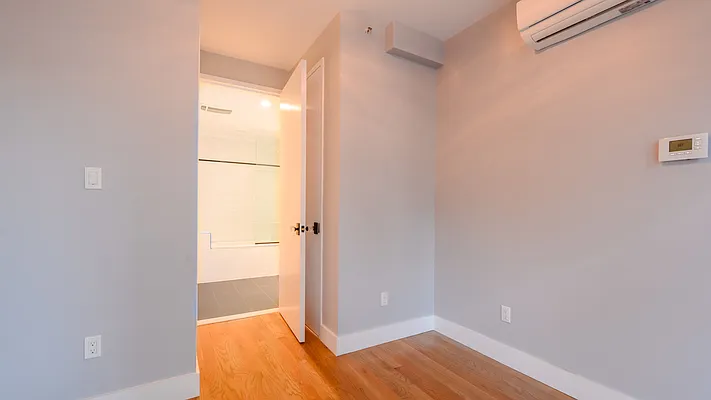 Rented by Nooklyn NYC LLC | media 111