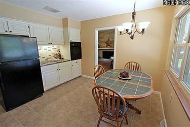 5th image of 3933 Evelyn Dr