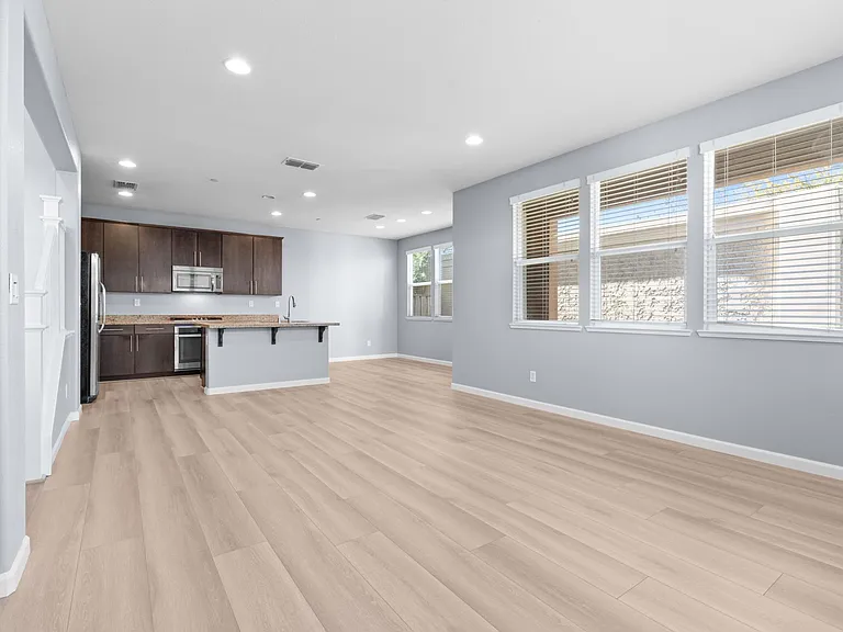 306 Misty Cir — Photo 14