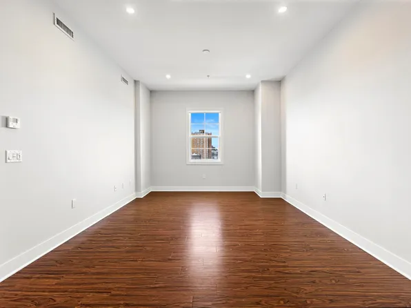 6200 Hudson Avenue image 6 of 19