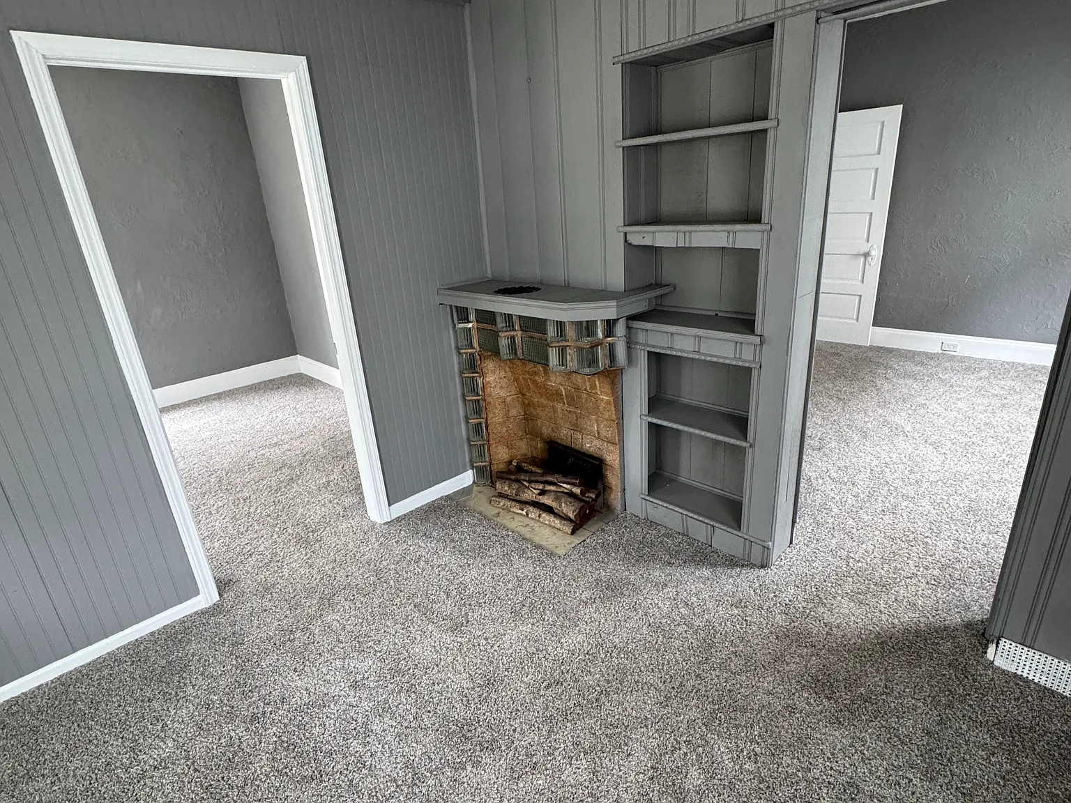 2 bed, $900 — Photo 2