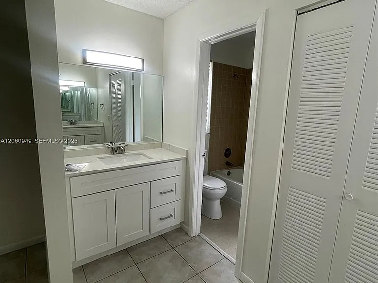 12370 SW 52nd Pl — Photo 32
