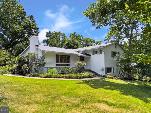 3478 Mildred Dr, Falls Church, VA 22042