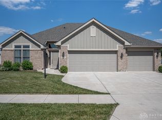 2047 Lakeview Dr, Xenia, OH 45385