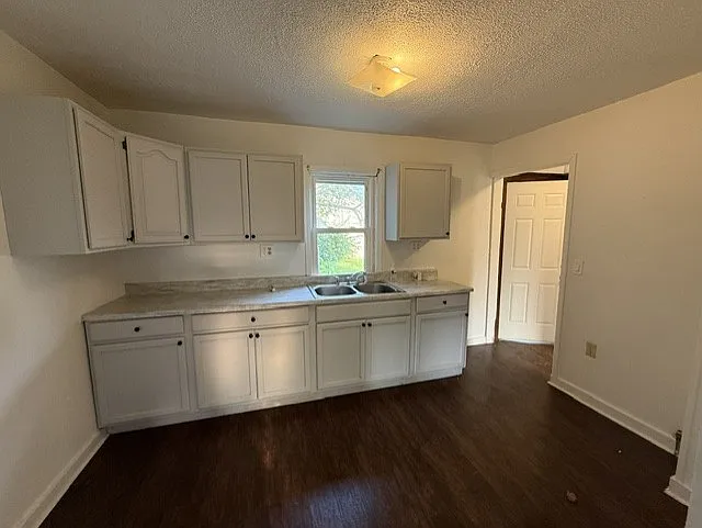 3 bed, 1458 sqft, $1,000 — Photo 3