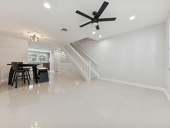 5th image of 630 Amador Lane #2