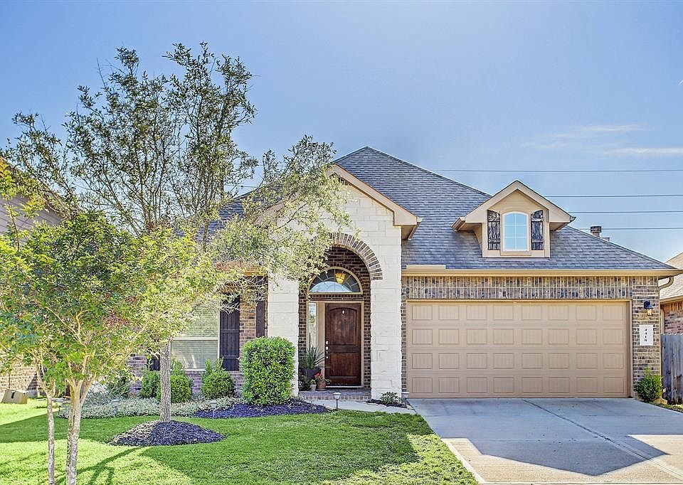 Welcome to 4418 Rustic Montell Lane !!