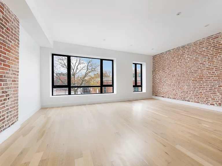 67 Jefferson Ave #2 — Photo 3