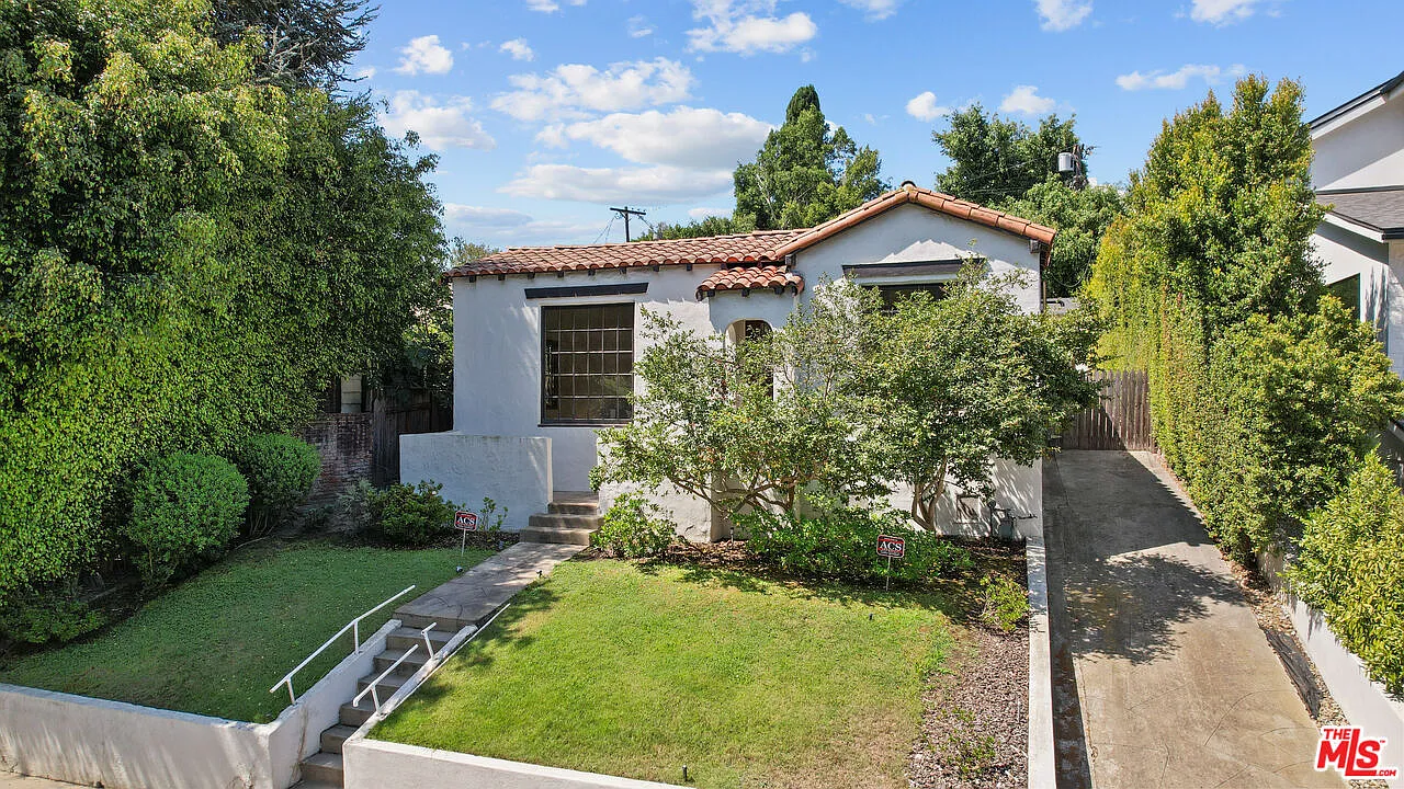 4 bed, 3.0 bath, 2000 sqft, $7,000 — Photo 1