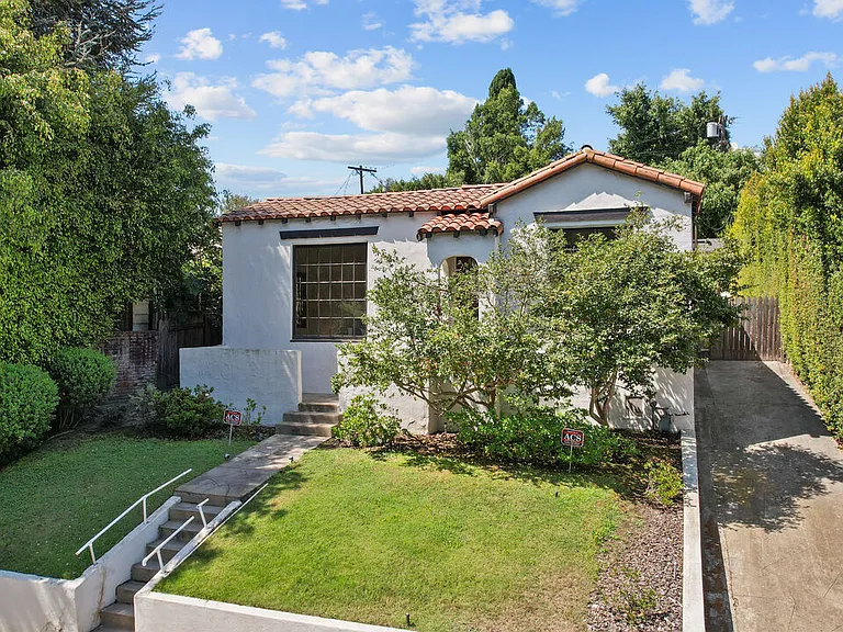 2569 Patricia Ave — Photo 1