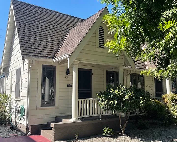 410 W Walnut St — Photo 38