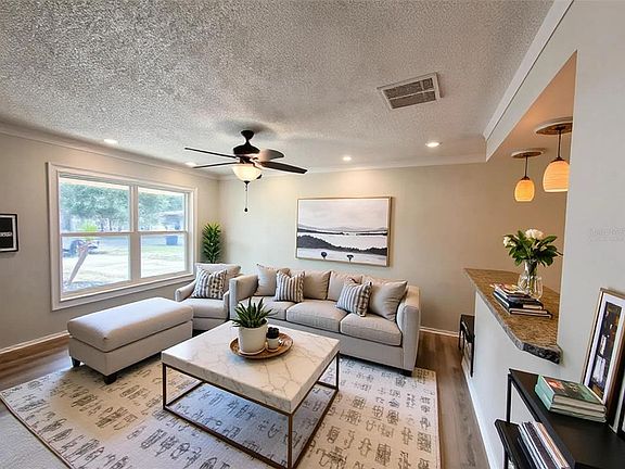 2nd image of 505 Oak Dr