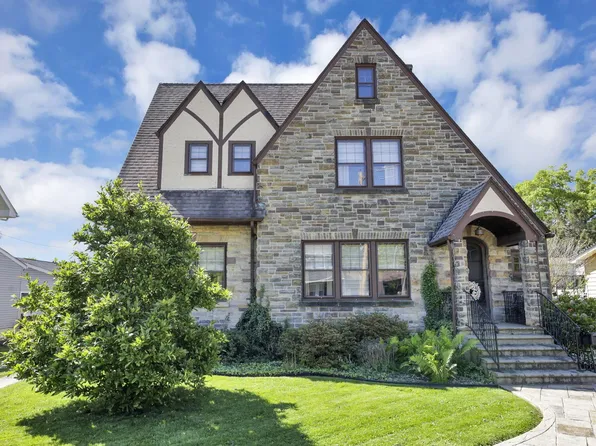 1079 W Main St, Newark, OH 43055