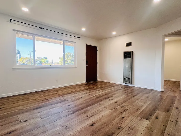 674 Lincoln St #4 — Photo 14