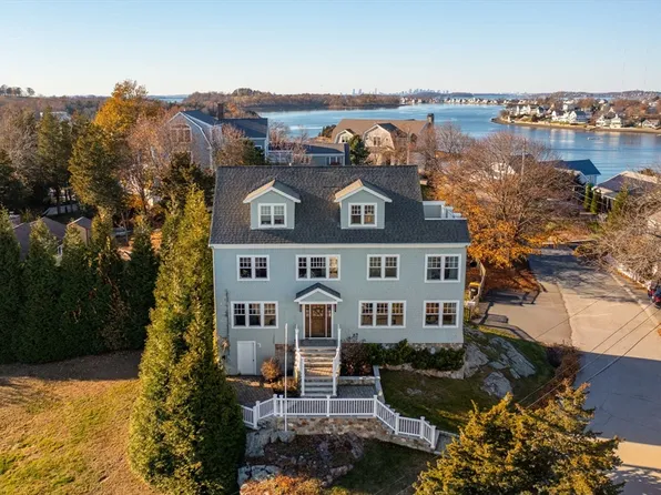 77 Salisbury St, Hull, MA 02045