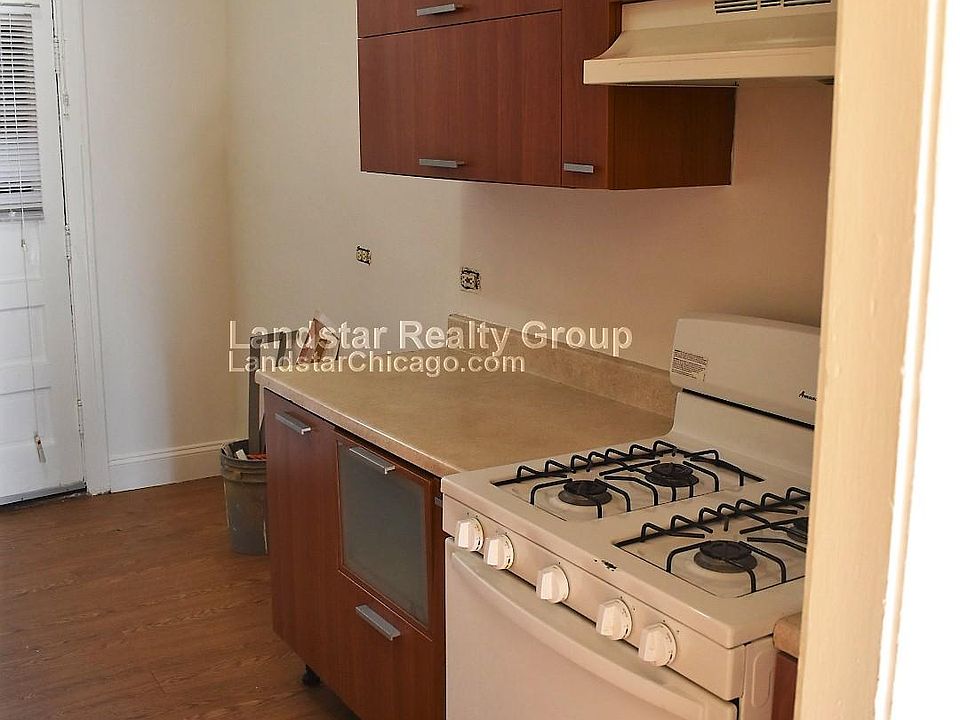 1st image of 836 S Austin Blvd APT 2E