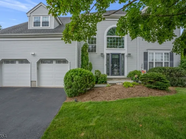 9 Robin Ct, Raritan Boro, NJ 08869
