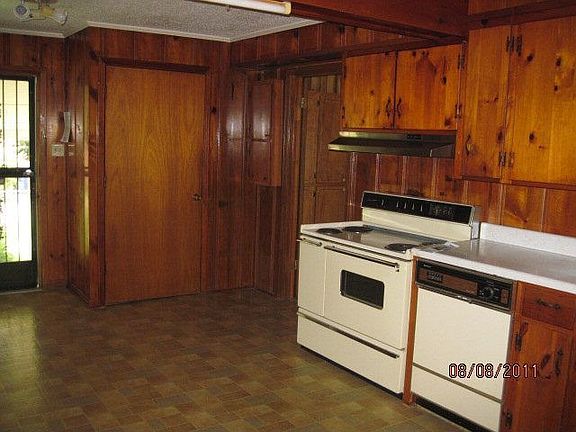 3rd image of 206 James St