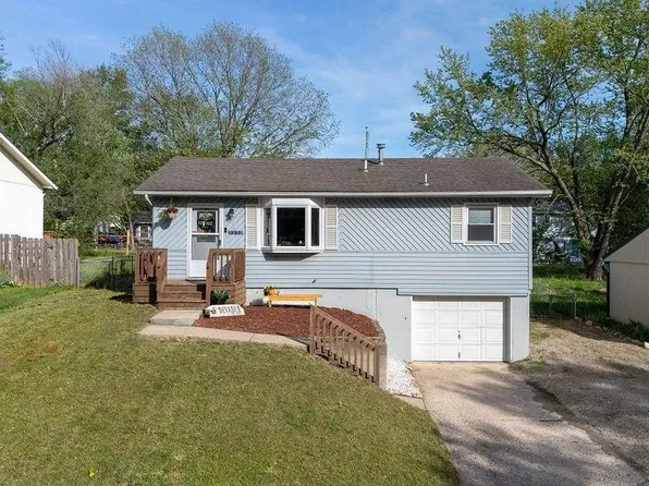 2522 Maverick Ln, Lawrence, KS 66046