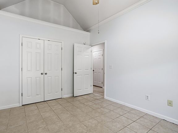 4th image of 104 Hayesbury Ct