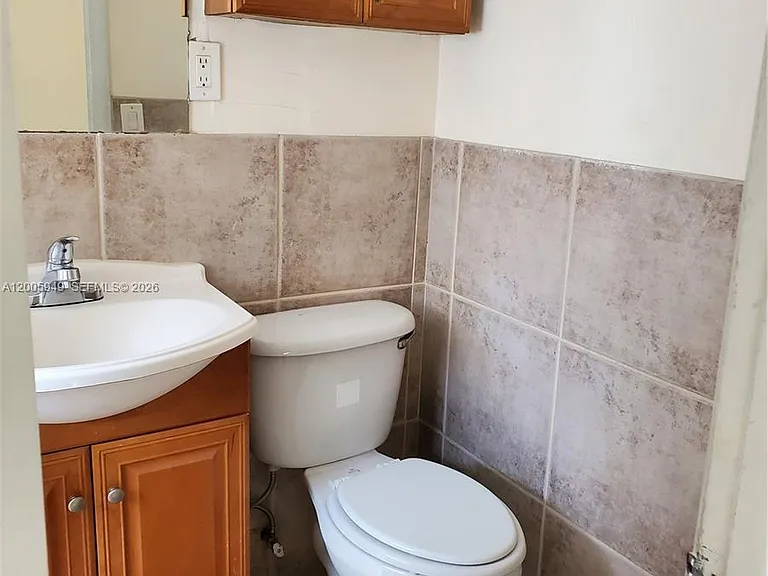 2114 McKinley St #A — Photo 10
