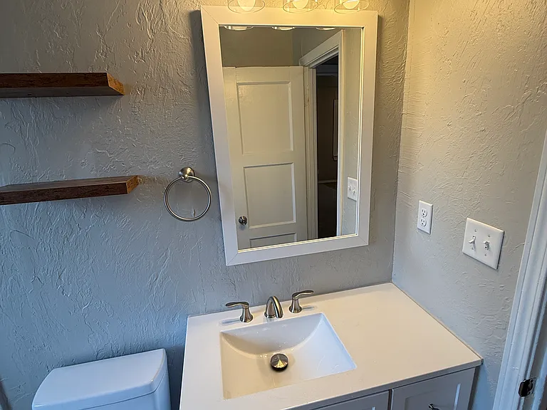 400 W Johnson St — Photo 10