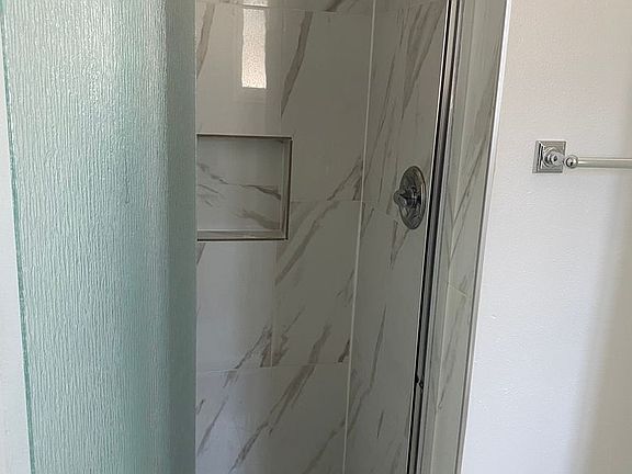 4th image of 883 E 49th St #1