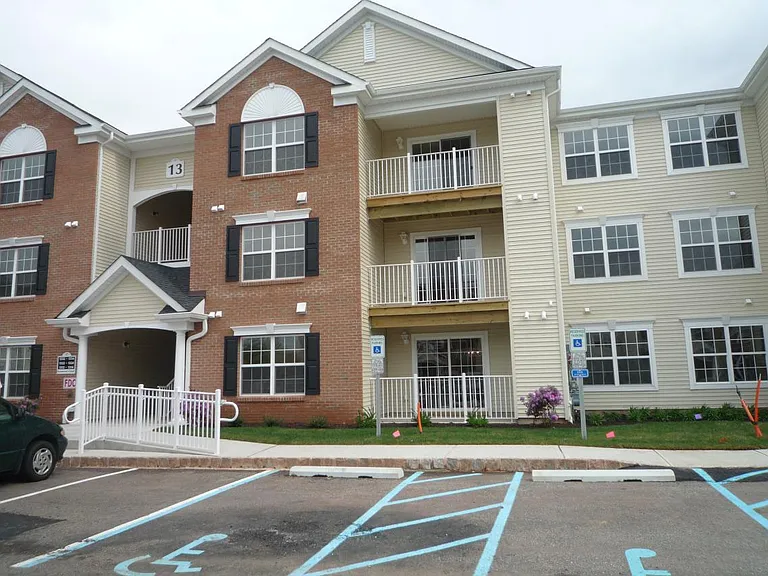 1324 Fernwood Ct #1324 — Photo 1