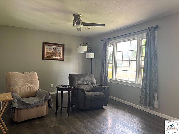 3rd image of 238 Jenny Ln